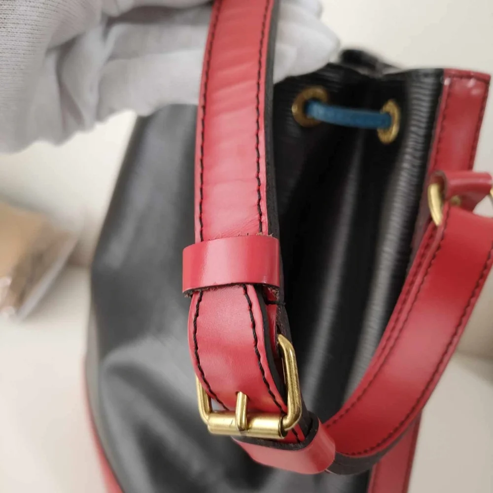 Louis VuittonLouis Vuitton Bi-color Epi Leather Noe Shoulder Bag - Picture 6 of 12